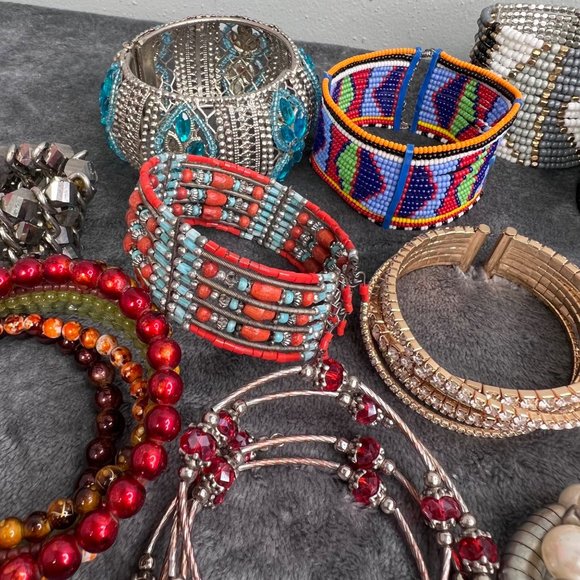 Beaded Bracelet Lot Bangle Cuff Chunky Boho 17 Piece Aztec Rhinestone Stones - Picture 5 of 7